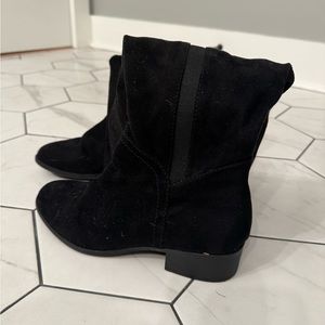 Universal Threads Size 7.5 Tall Black Boots